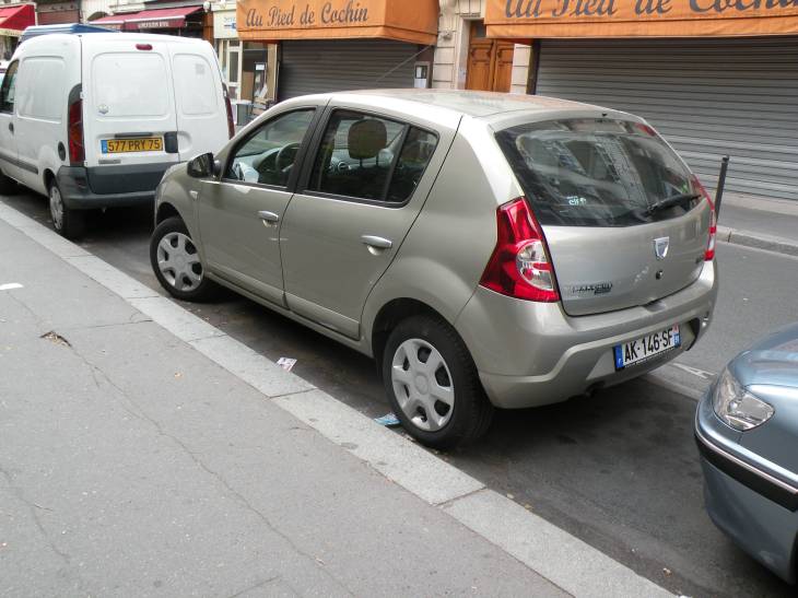  arrière de Dacia sandero